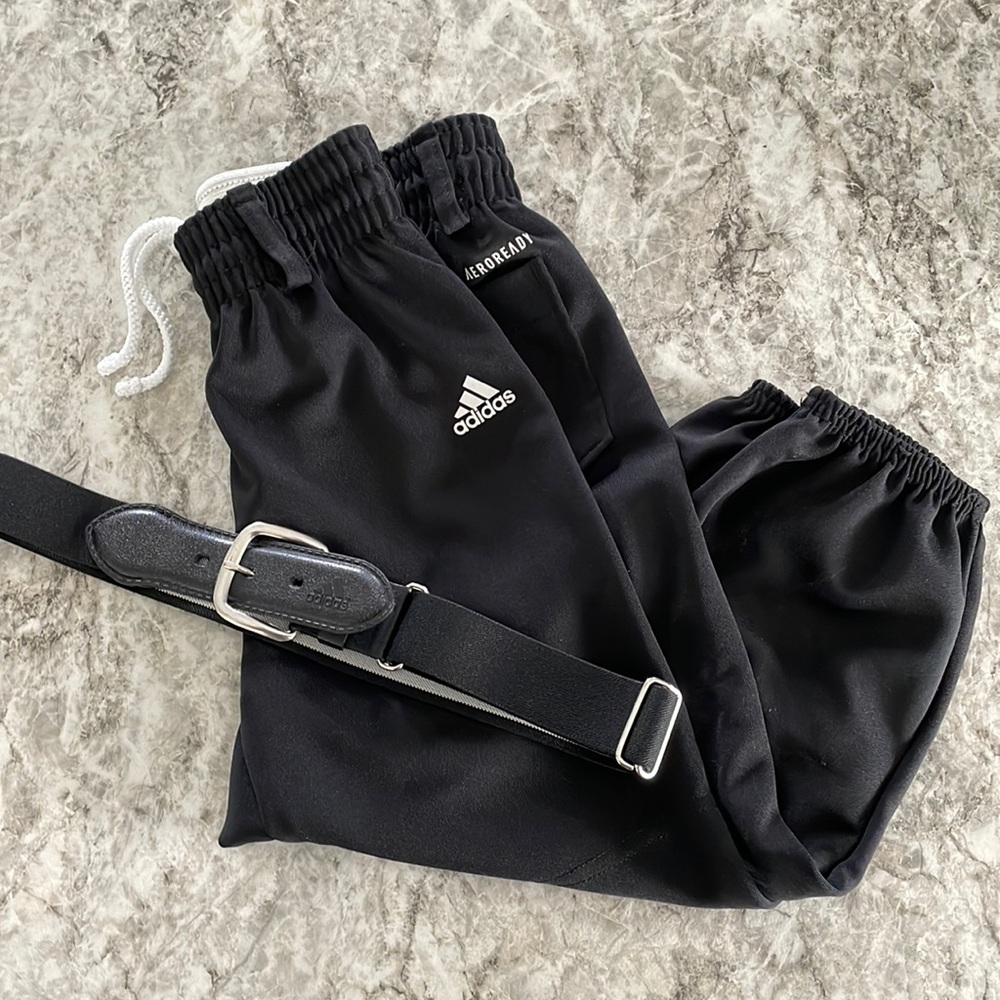 Youth Adidas Short baseball pants and belt XS